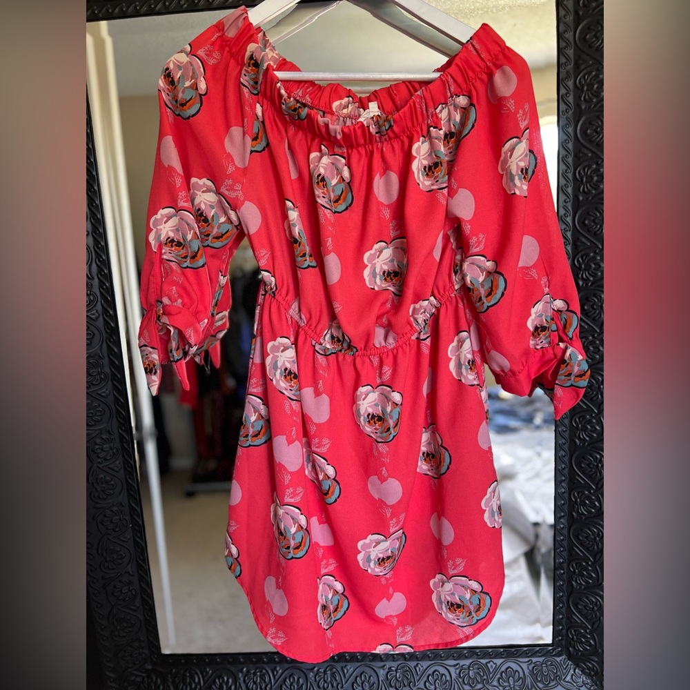 Big flower floral Mini s/m summer dress with off the shoulders. Worn once